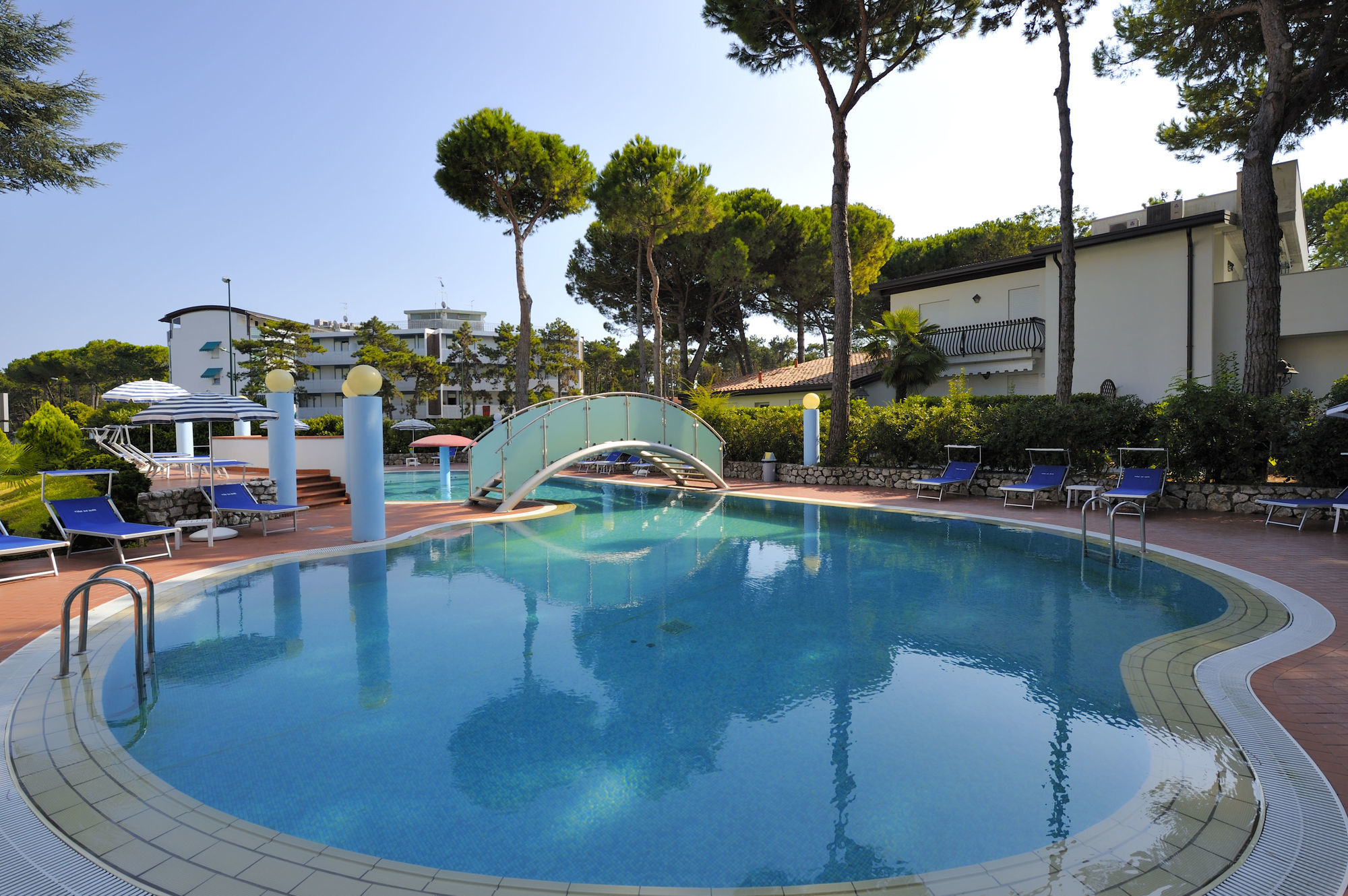 Hotel Vina De Mar Lignano Sabbiadoro Buitenkant foto