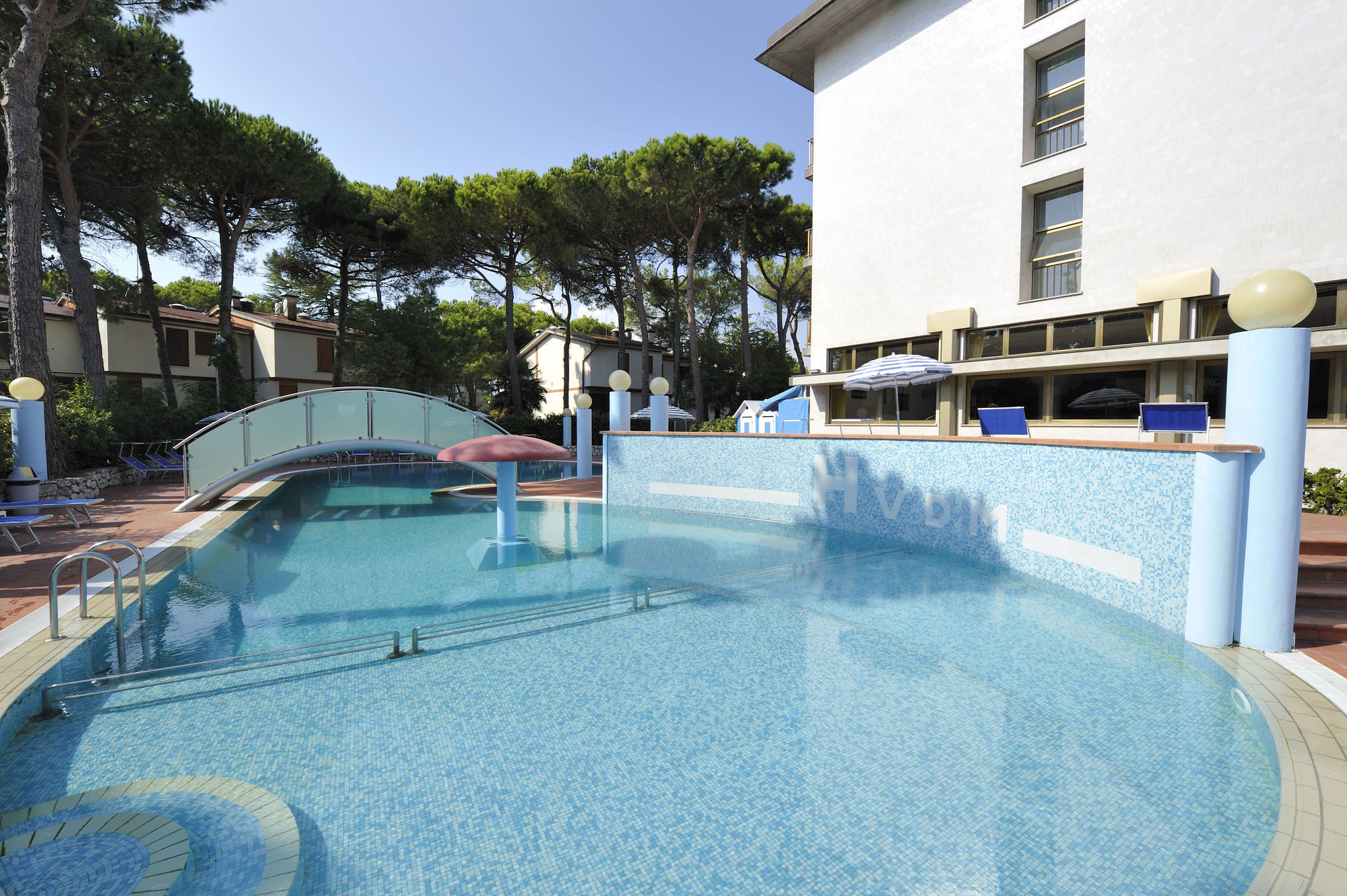 Hotel Vina De Mar Lignano Sabbiadoro Buitenkant foto