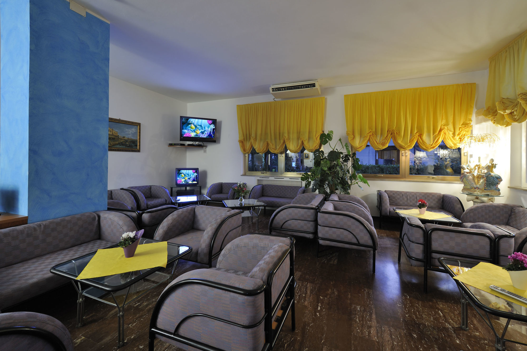 Hotel Vina De Mar Lignano Sabbiadoro Buitenkant foto