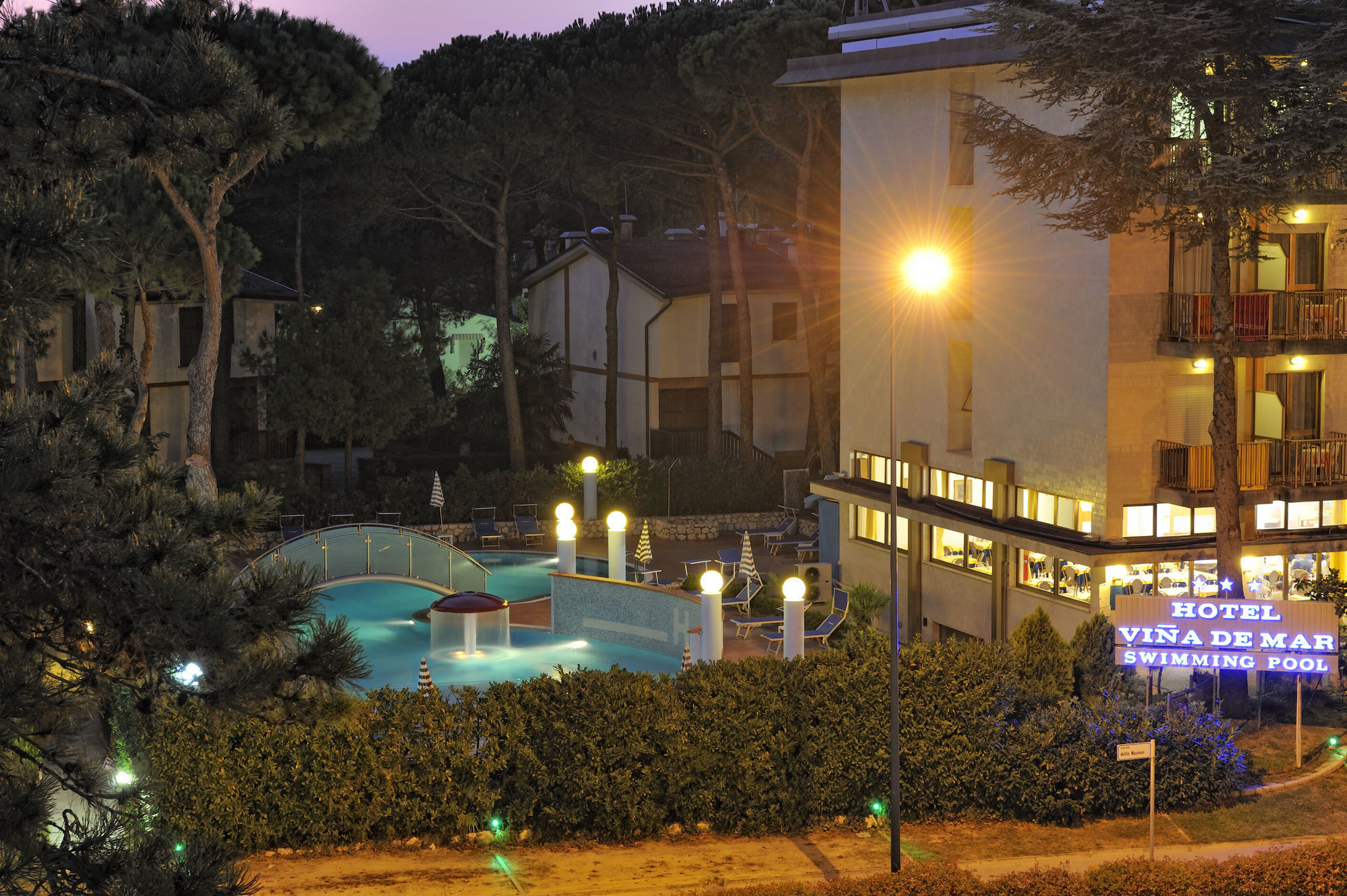 Hotel Vina De Mar Lignano Sabbiadoro Buitenkant foto