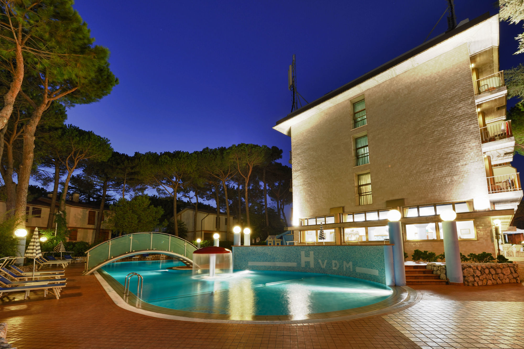 Hotel Vina De Mar Lignano Sabbiadoro Buitenkant foto